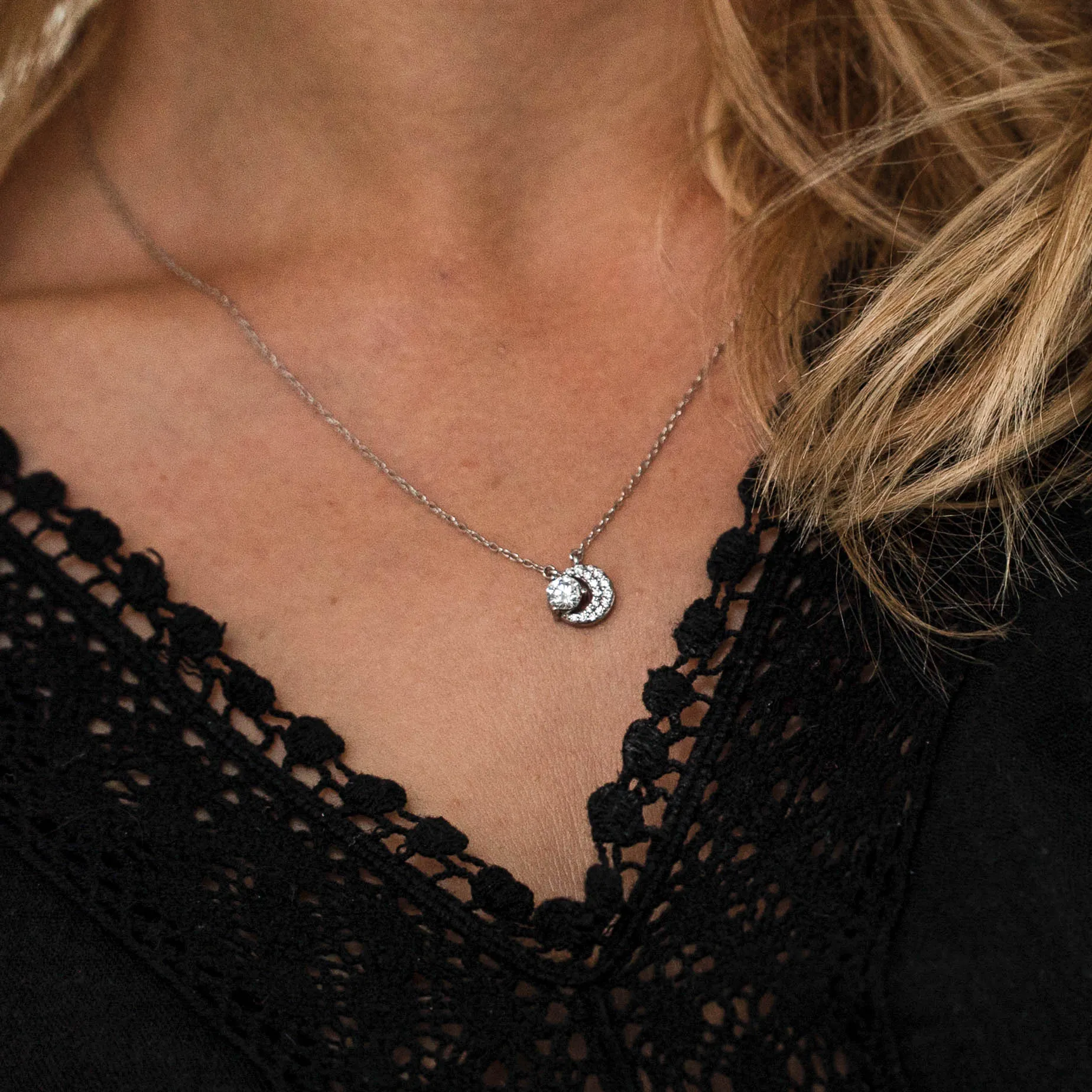 0.66 d.e.w cts Luna Moissanite Necklace