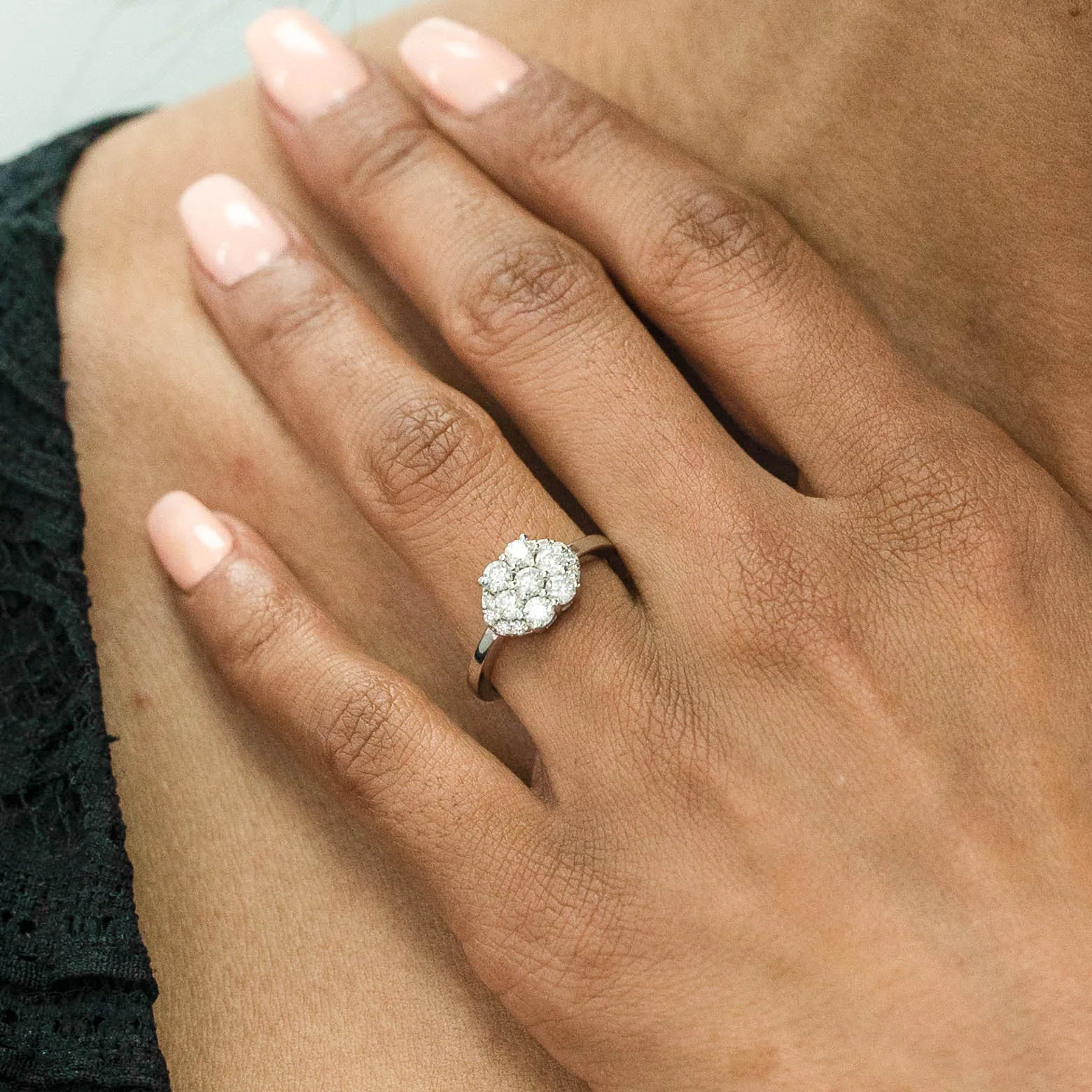 0.89 d.e.w. cts Madara Moissanite Ring