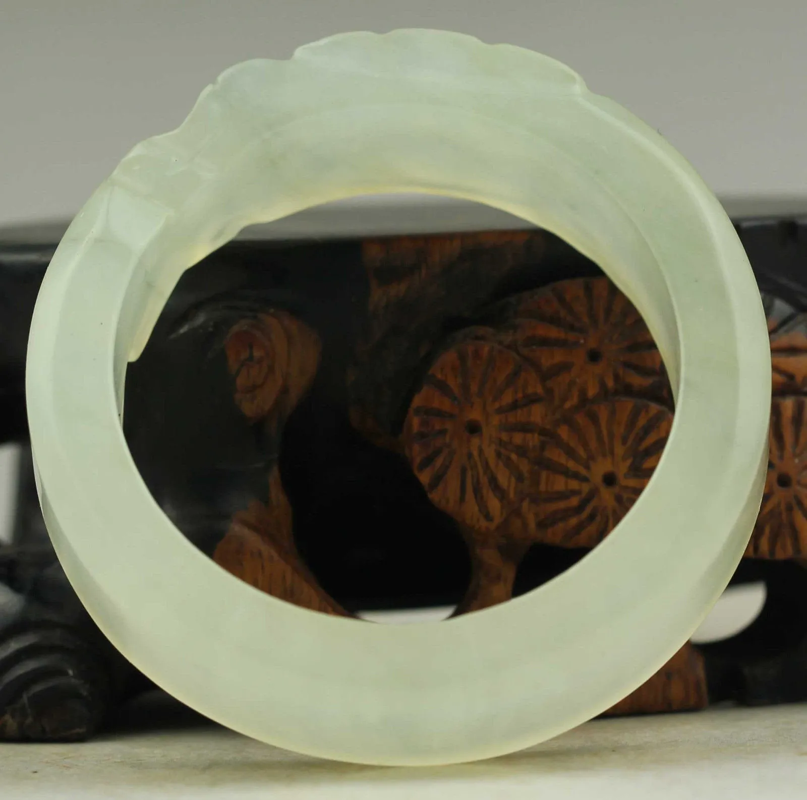 10% OFF- 40/41/42 mm Certified Natural Jadeite Emerald A*Jade Handcarved Dragon Bangle NO.C131