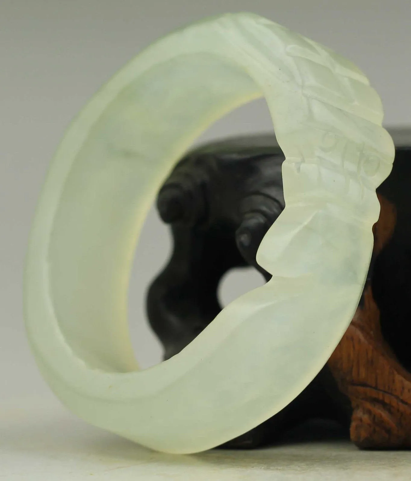 10% OFF- 40/41/42 mm Certified Natural Jadeite Emerald A*Jade Handcarved Dragon Bangle NO.C131