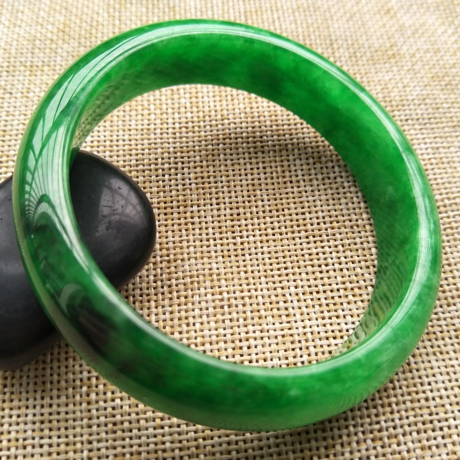 10% OFF- 56/57/58 mm Certified Natural Jadeite Emerald A*Jade Handcarved Bangle K113