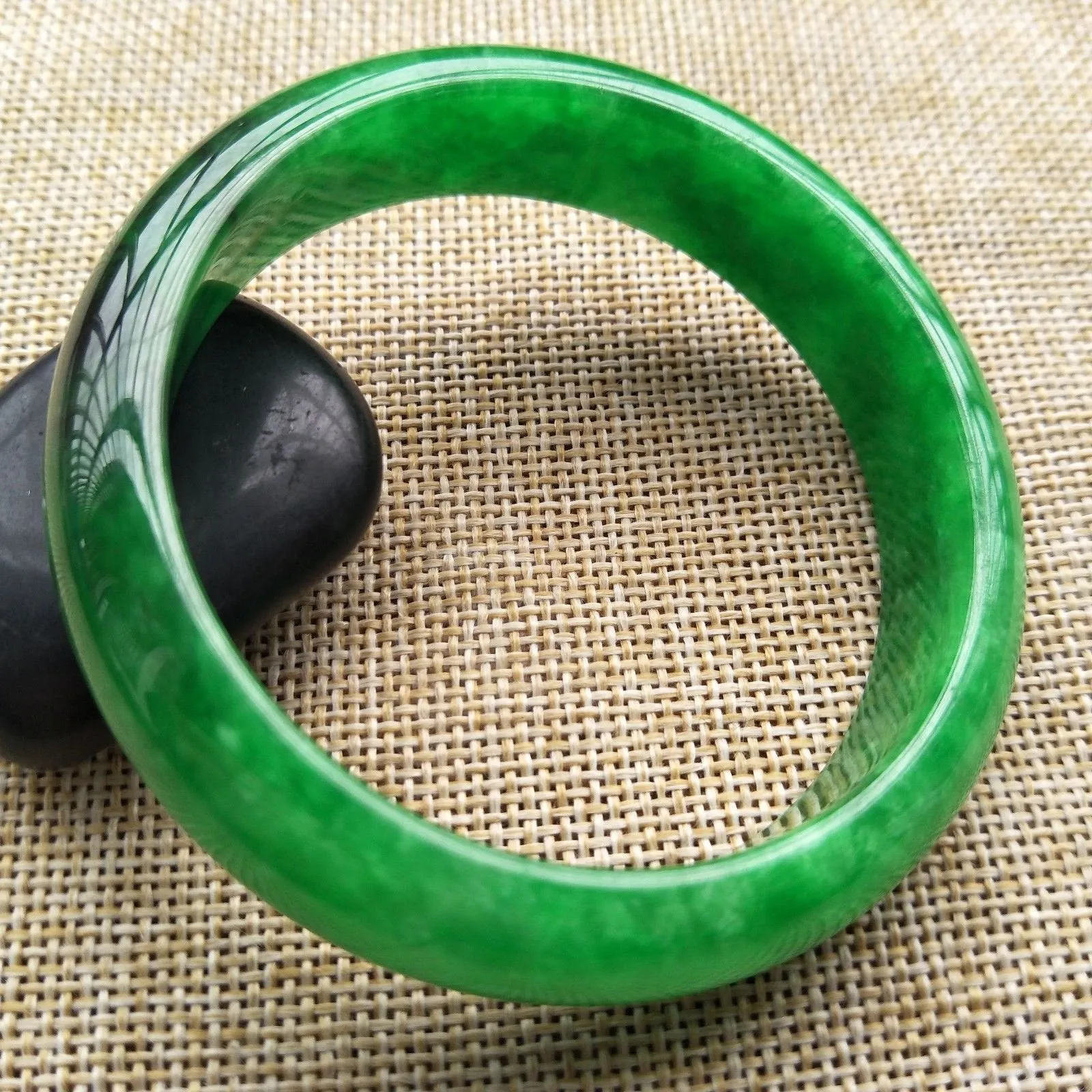 10% OFF- 56/57/58 mm Certified Natural Jadeite Emerald A*Jade Handcarved Bangle K113