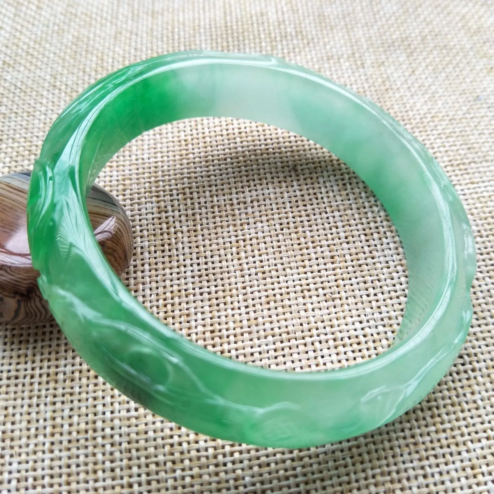 10% OFF- 56/57/58mm Certified Natural Jadeite Emerald A Jade Handcarved Dragon Bangle K138