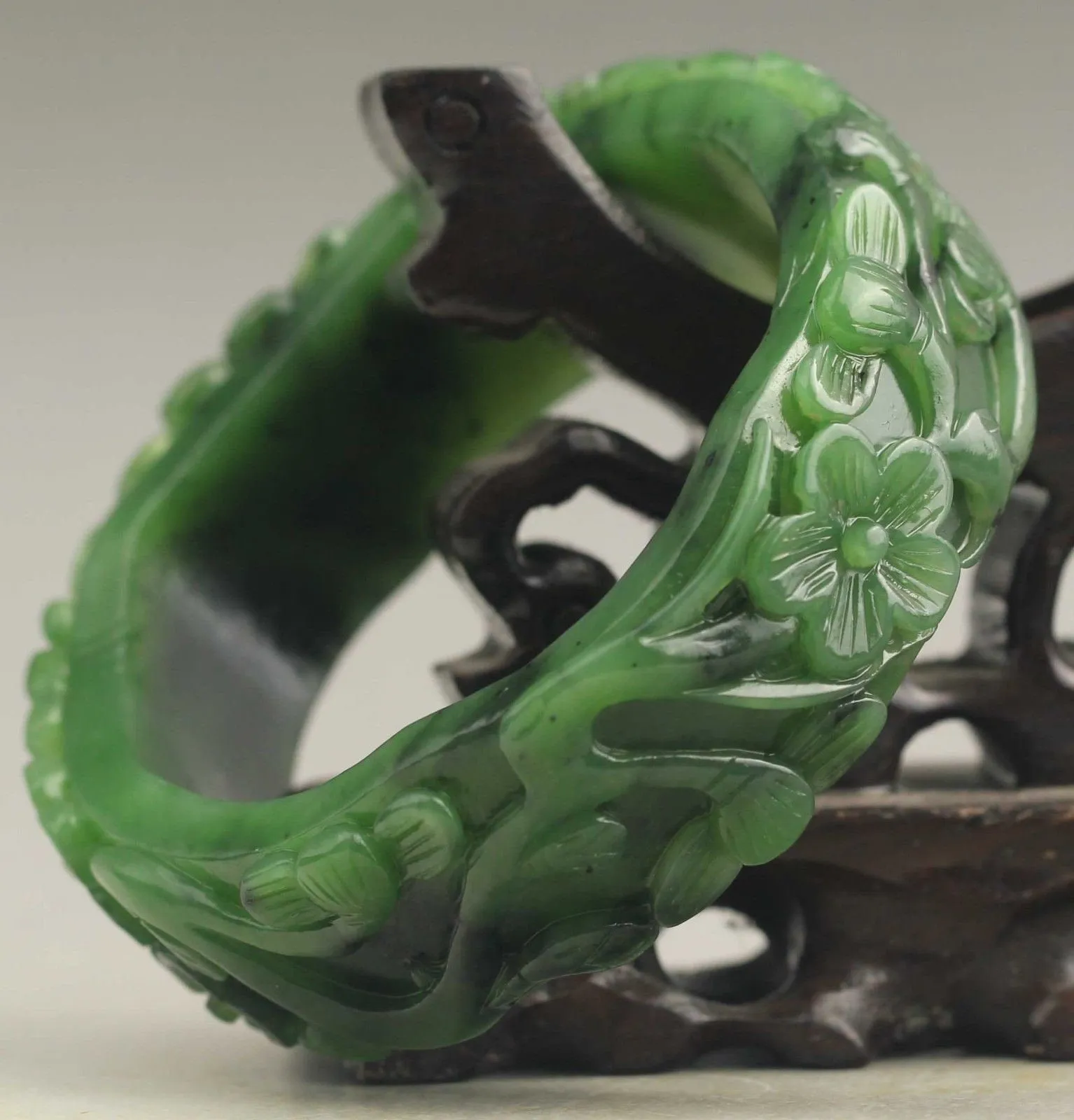 10% OFF- 57/58/59mm Certified Chinese Natural Green Hetian Emerald A*Jade HandCaved Flower Hollowed Out Bangle A1940
