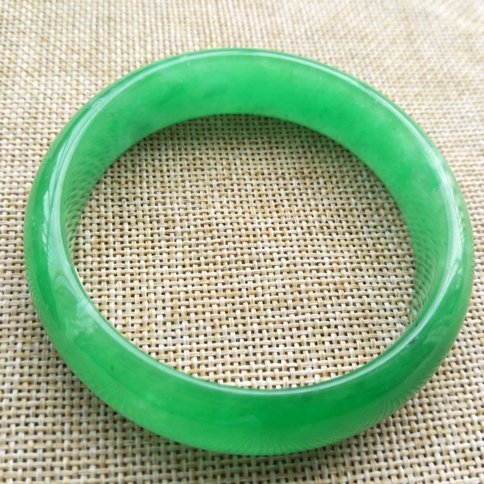 10% OFF- 58/59/60 mm Certified Natural Jadeite Emerald A*Jade HandCarved Bangle P113