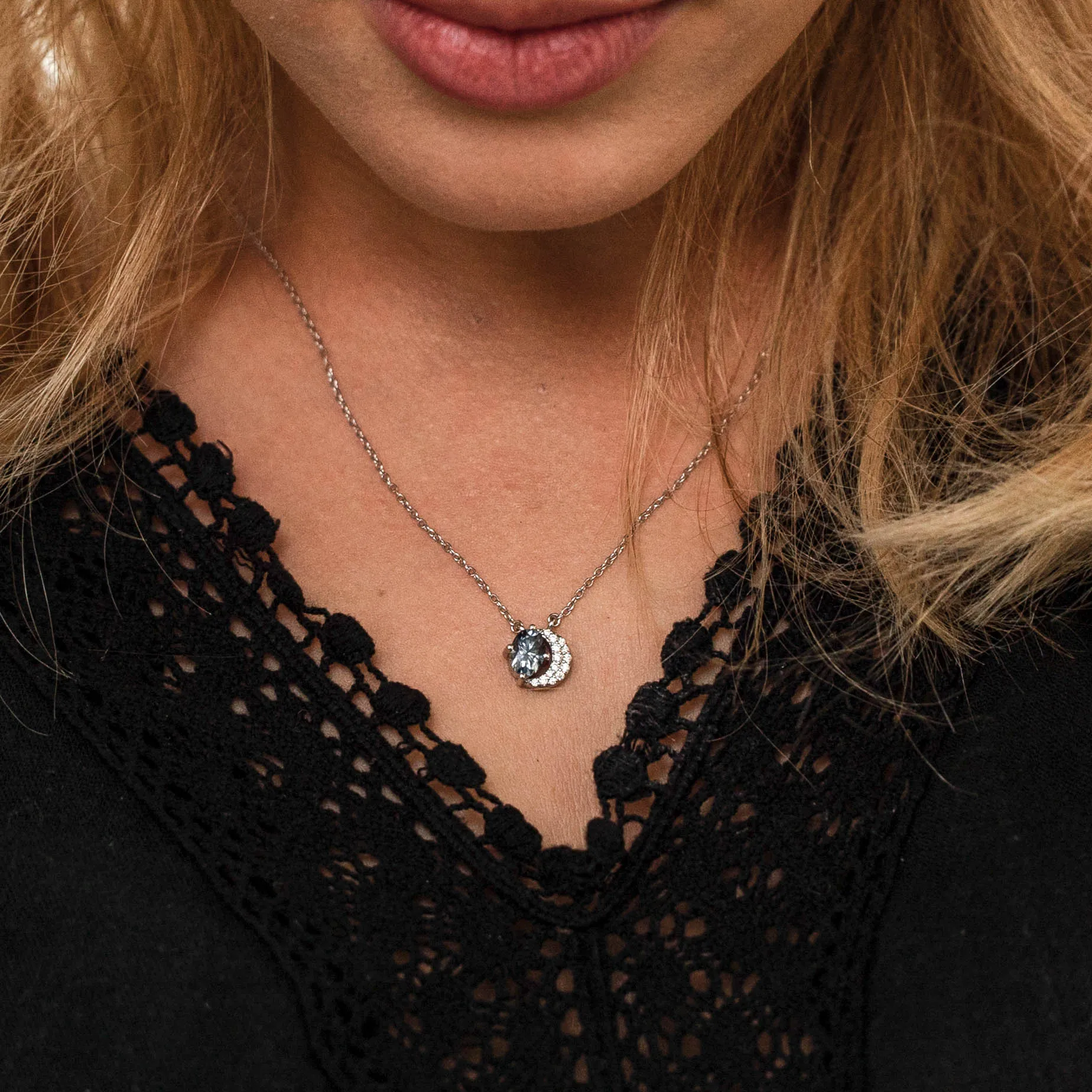 1.01 d.e.w cts Luna Moissanite Necklace