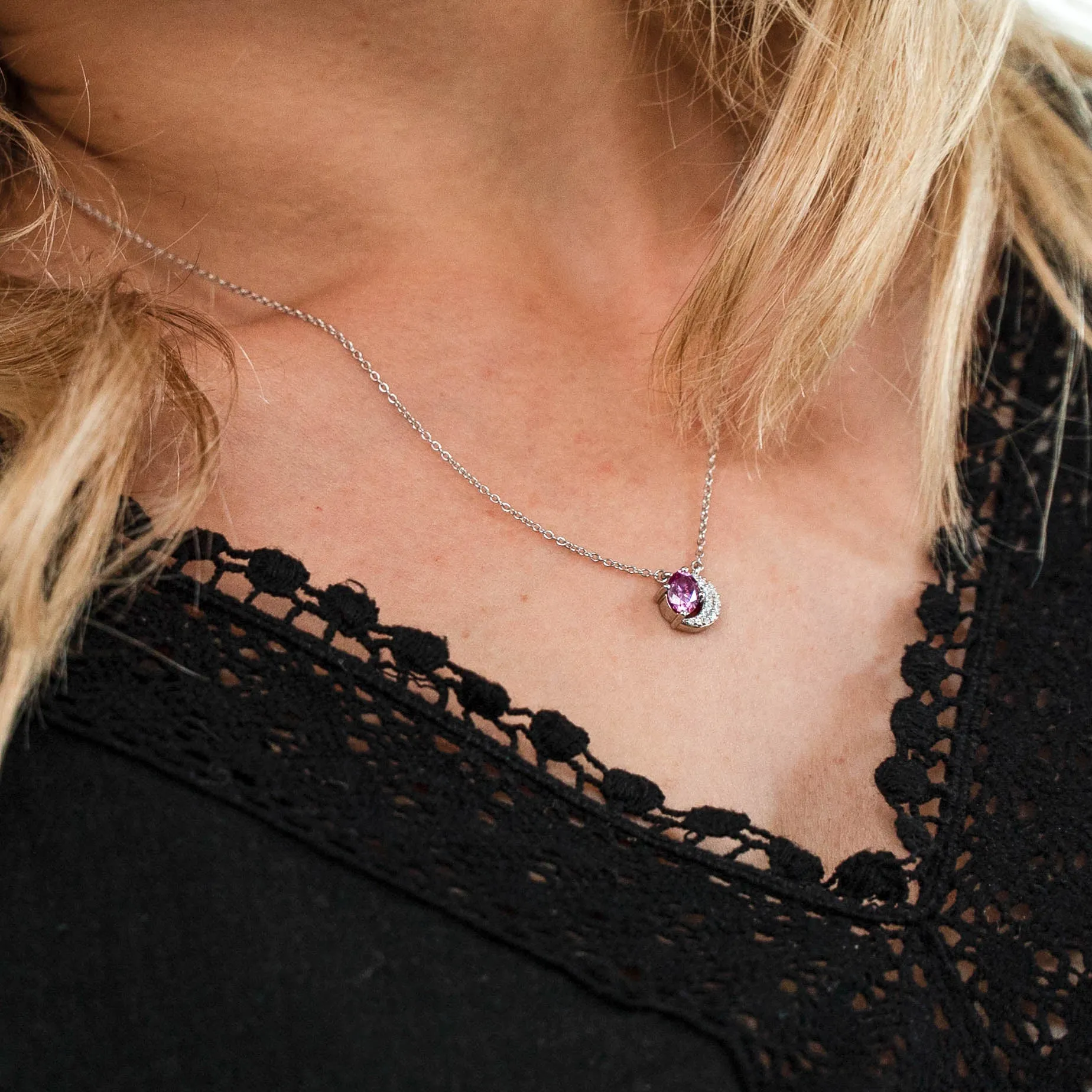 1.01 d.e.w cts Luna Moissanite Necklace