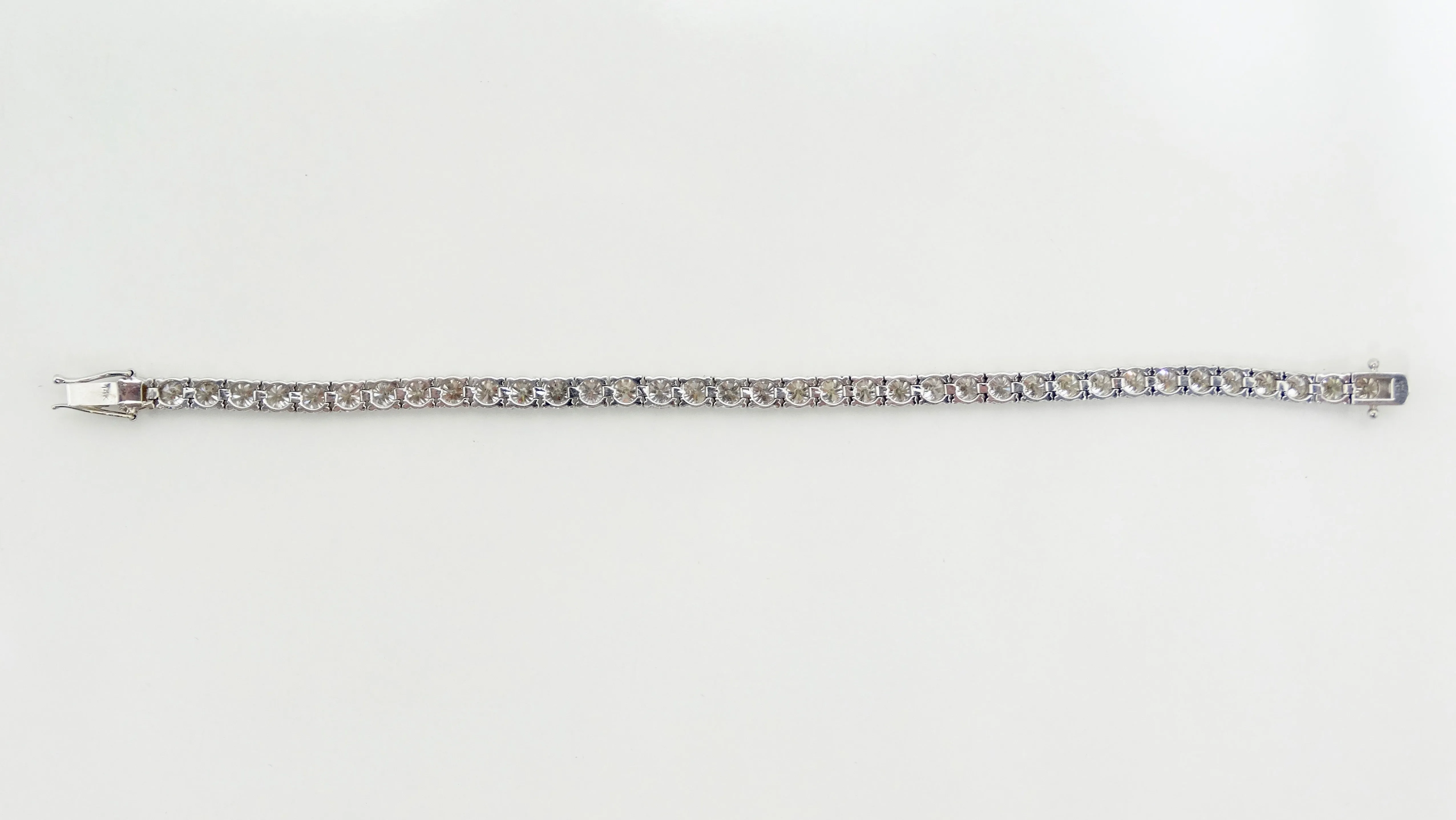 14 Karat White Gold Diamond Tennis Bracelet