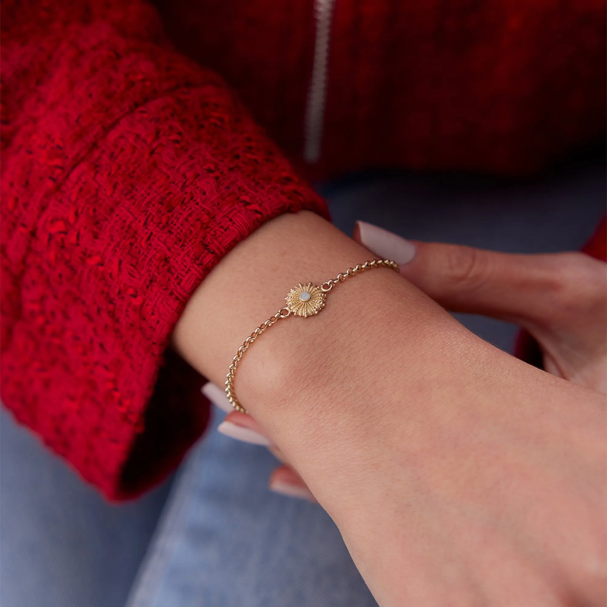 14k Gold Enamel Oyster Bracelet