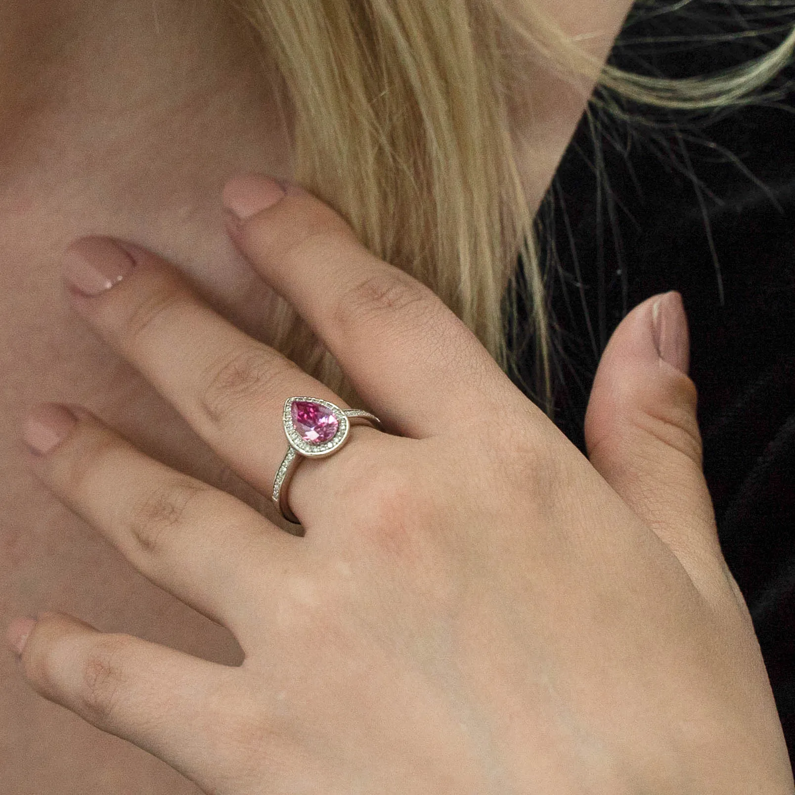 1.70 d.e.w cts Evelyn Moissanite Ring