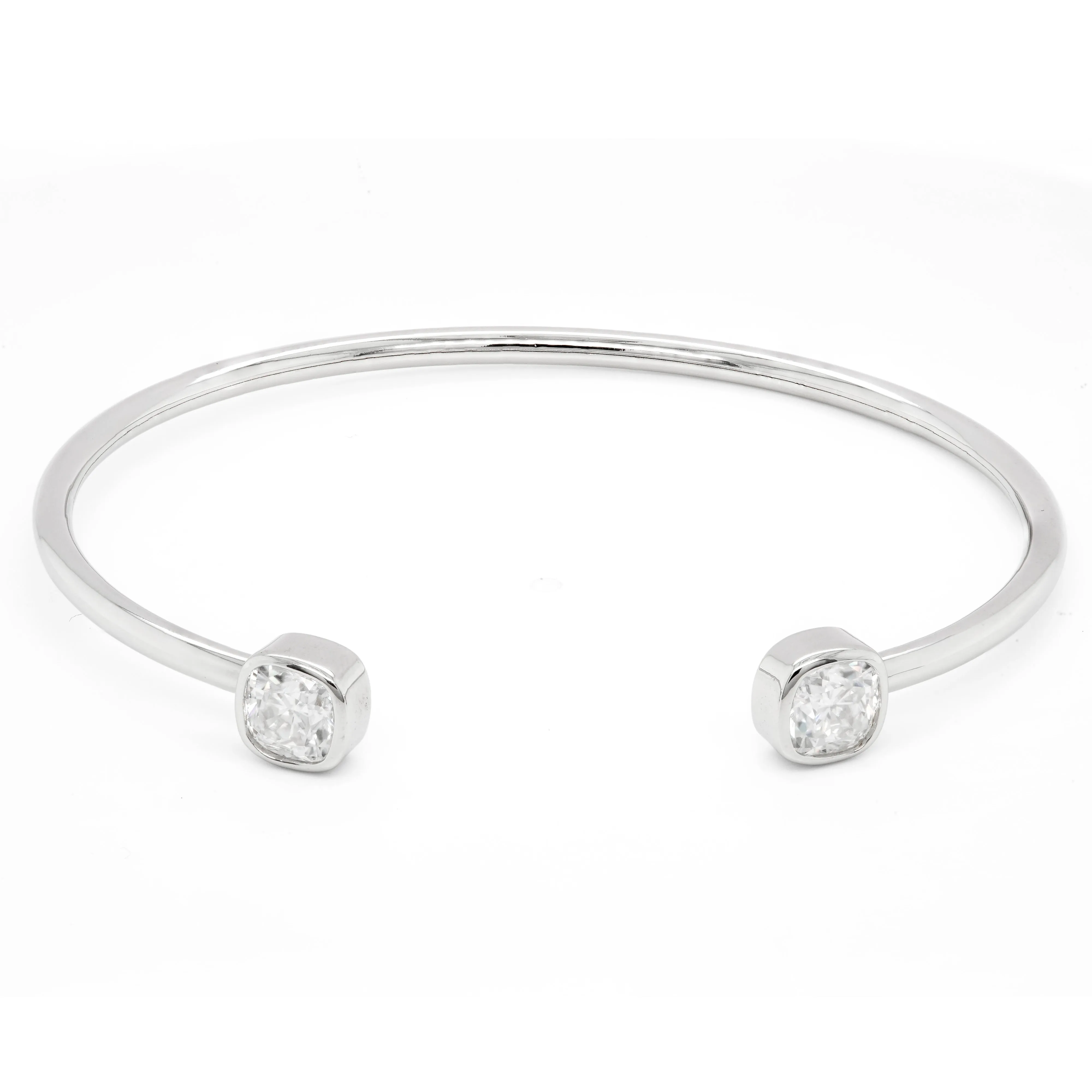 1.96 d.e.w Moissanite Bangle