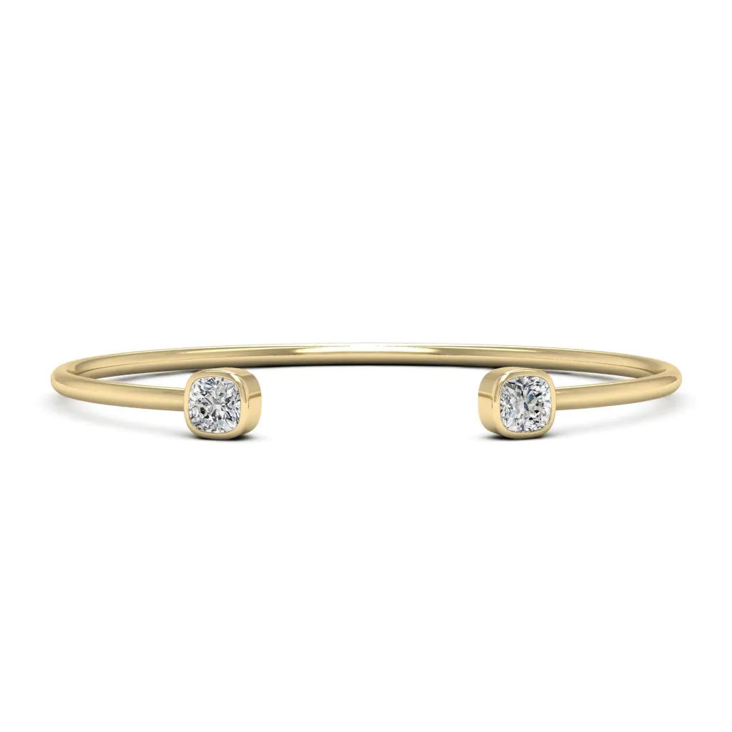 1.96 d.e.w Moissanite Bangle