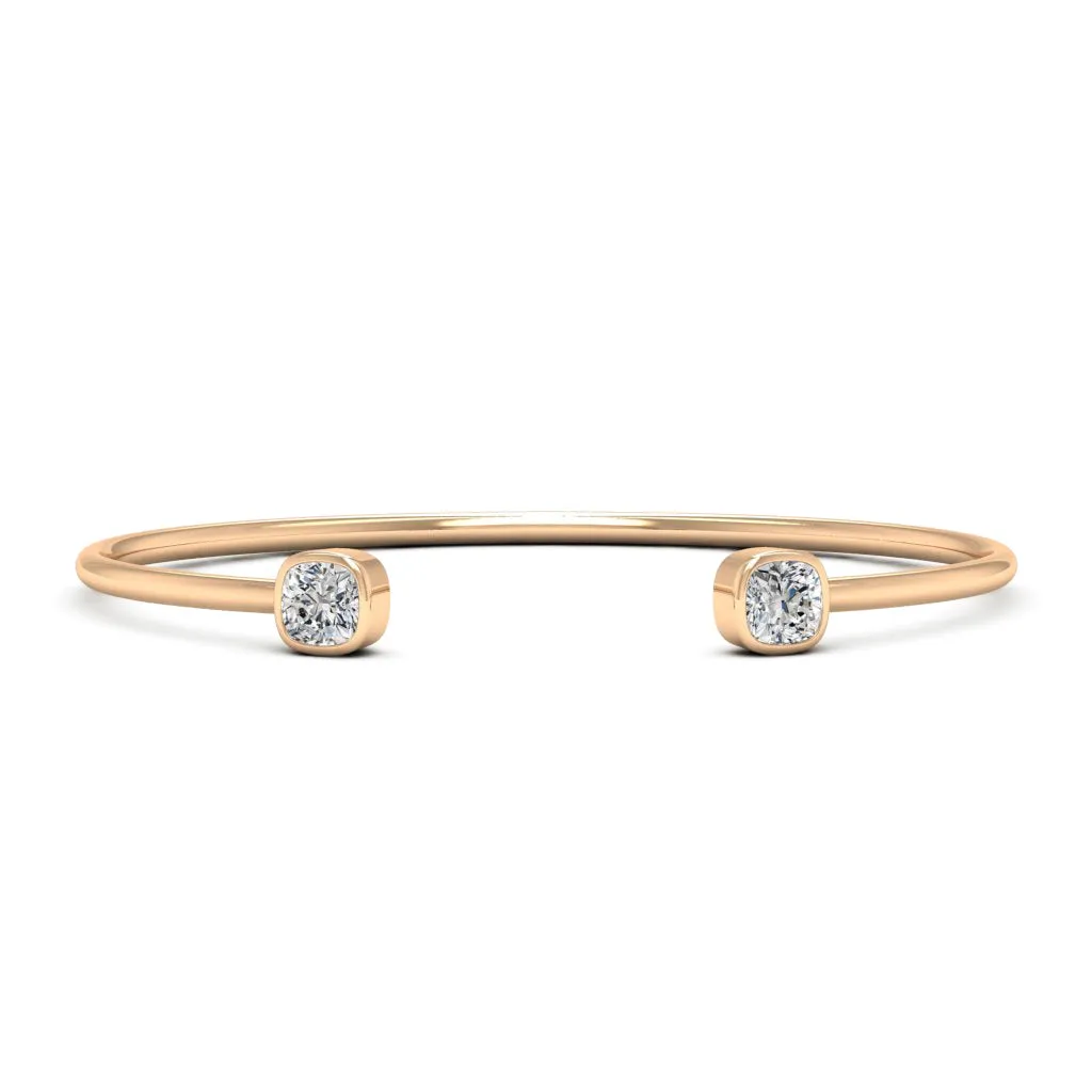 1.96 d.e.w Moissanite Bangle