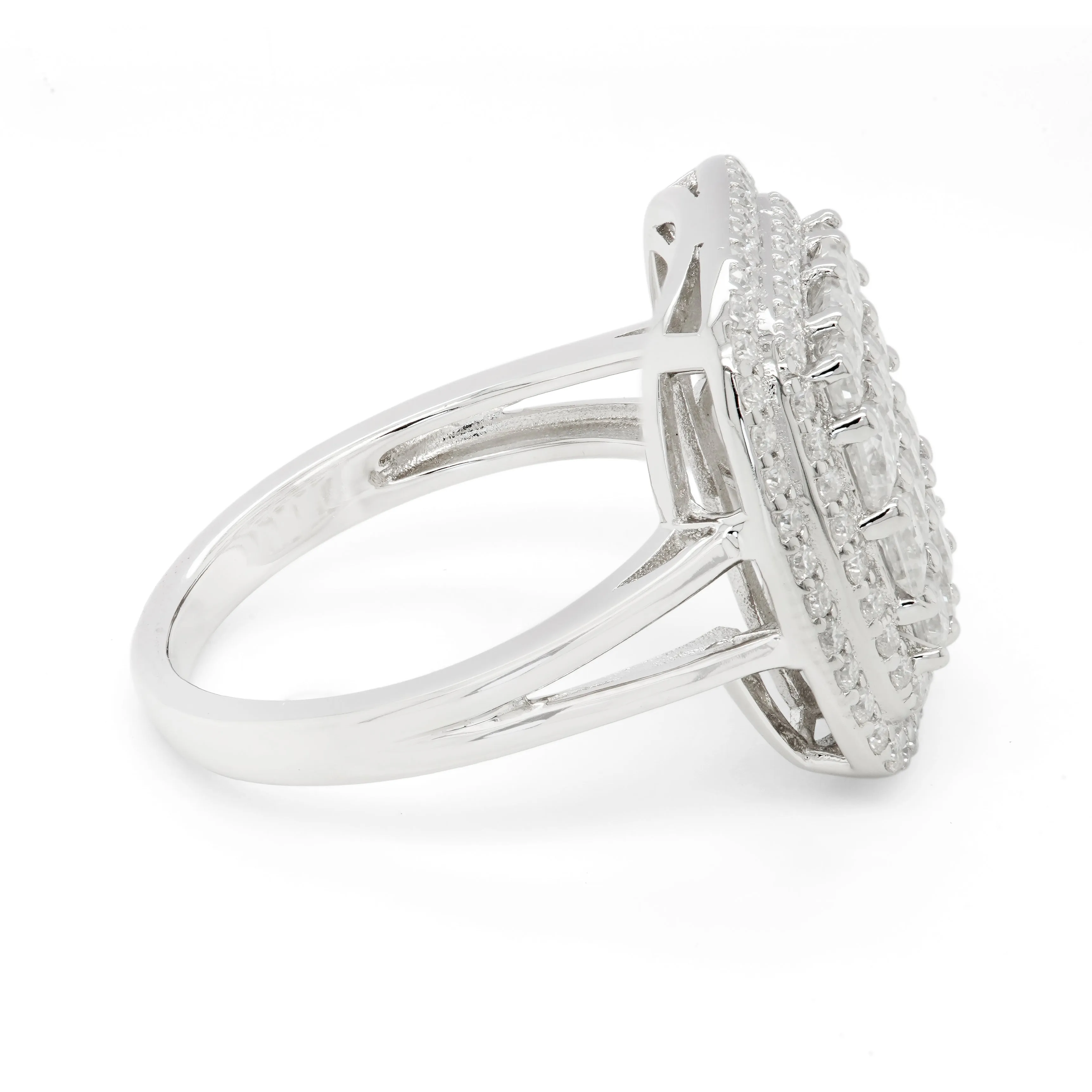 2.57 d.e.w Moissanite Ring