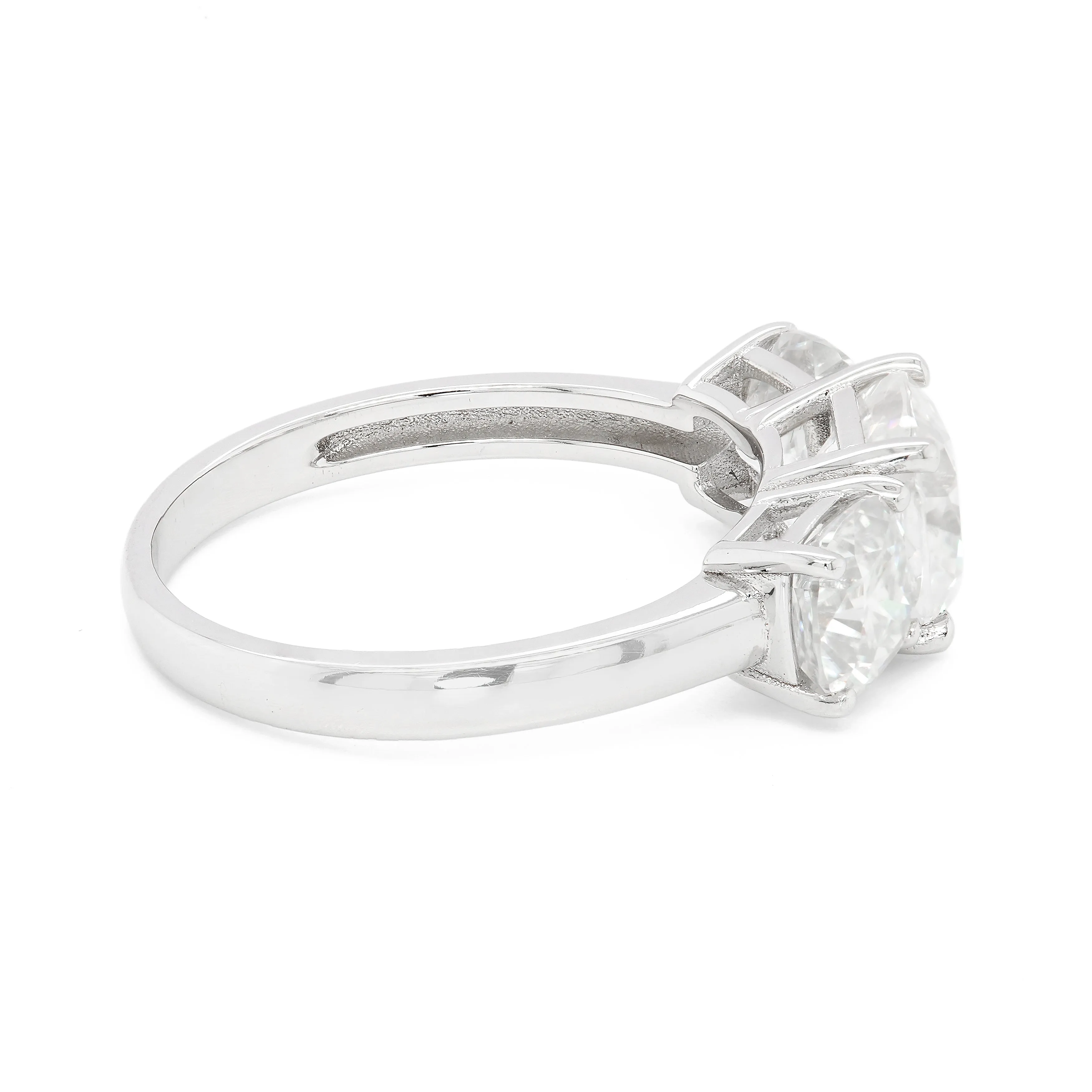 3.20 d.e.w cts Moissanite Ring