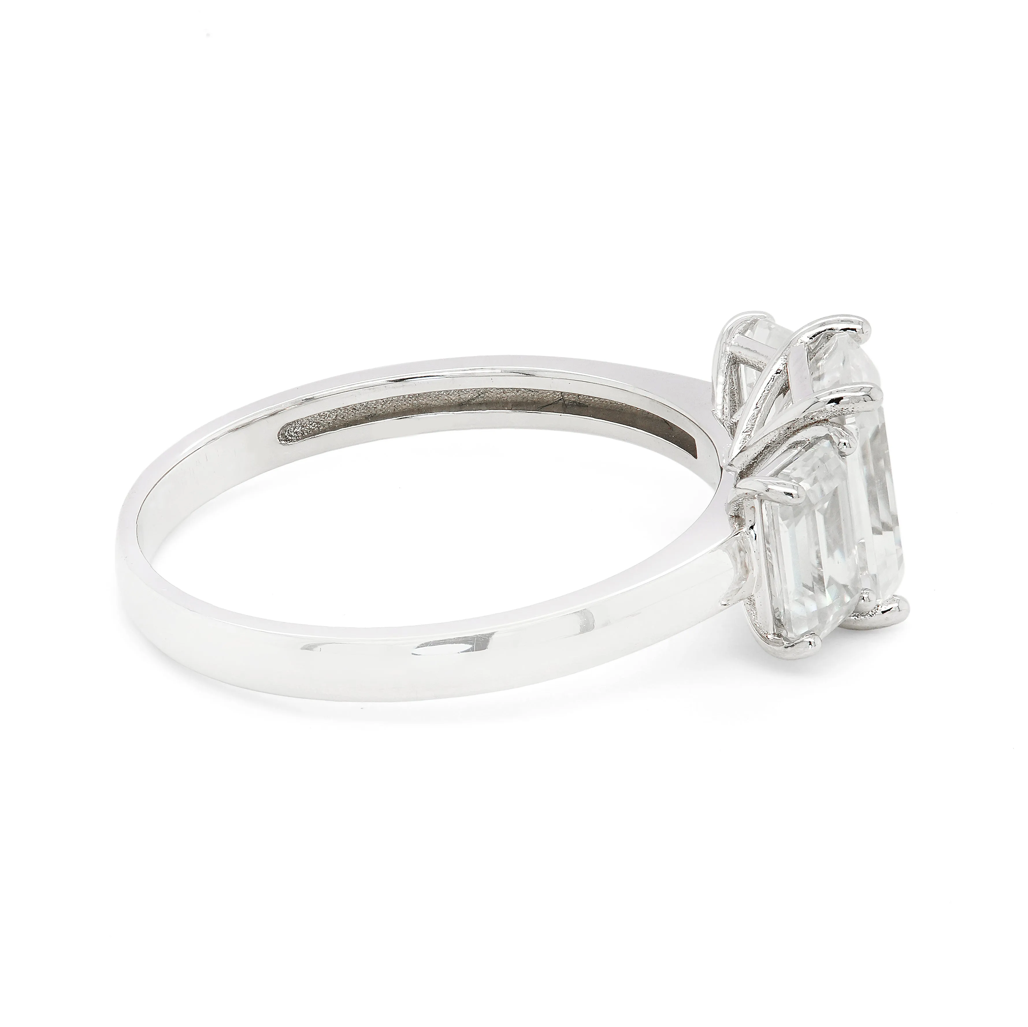 3.60 d.e.w cts Moissanite Ring