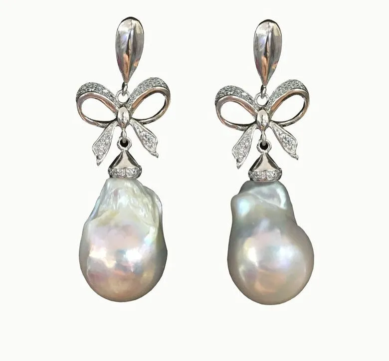 Bowknot Noble Freshwater Pearl Earring