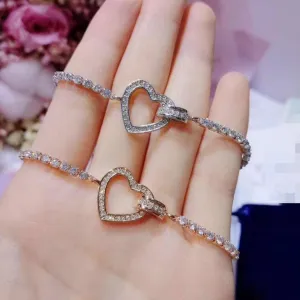 Classic and Romantic Bracelet with Diamond