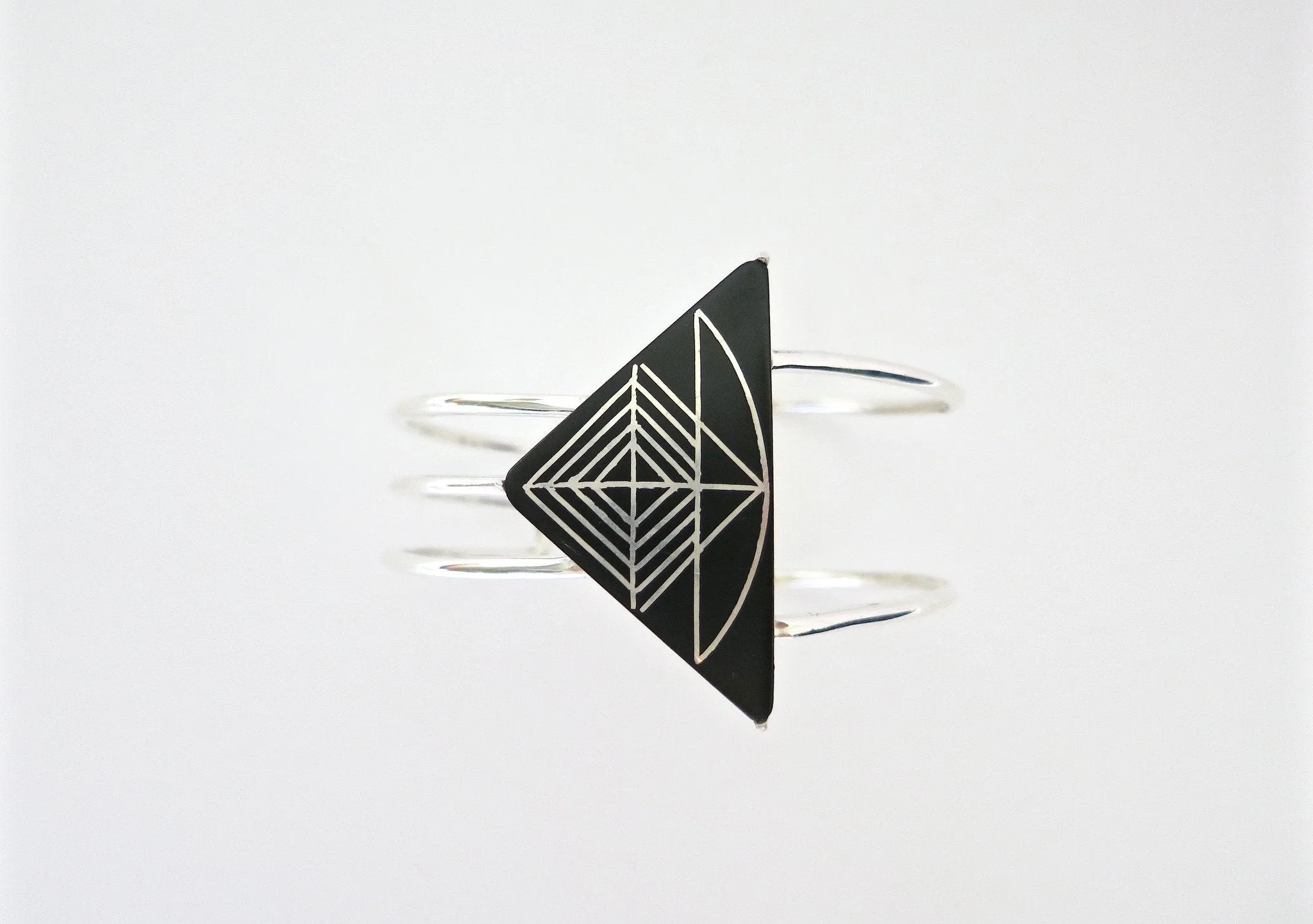 Dramatic triangular Bidri cuff