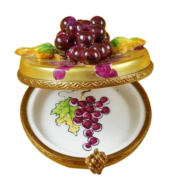 Grapes on Gold Oval
