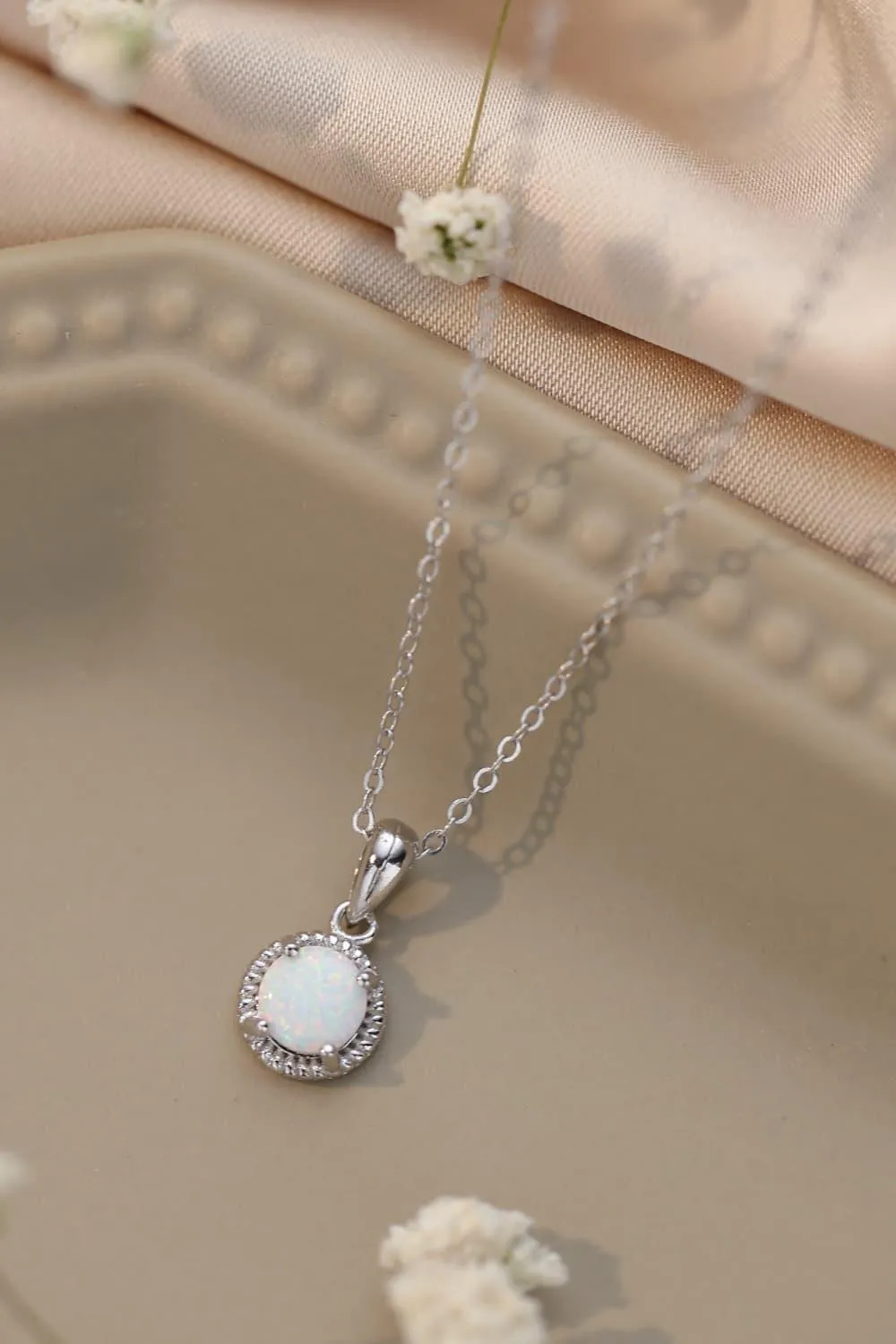 Hazel Blues® |  Opal Round Pendant Chain Necklace
