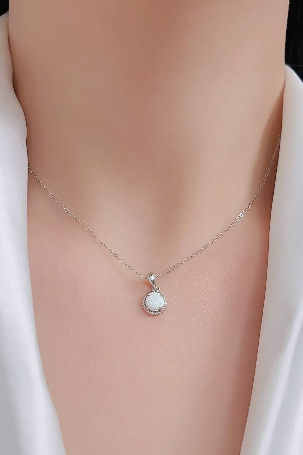 Hazel Blues® |  Opal Round Pendant Chain Necklace