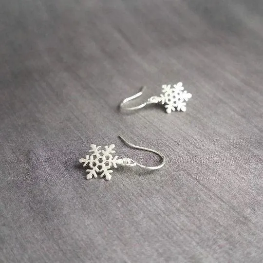 Little Snowflake Earrings, gold or silver snowflake earring, small snowflake earring, winter earring, holiday earring, snow earring, Christmas