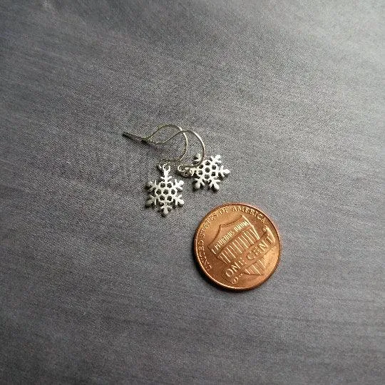 Little Snowflake Earrings, gold or silver snowflake earring, small snowflake earring, winter earring, holiday earring, snow earring, Christmas