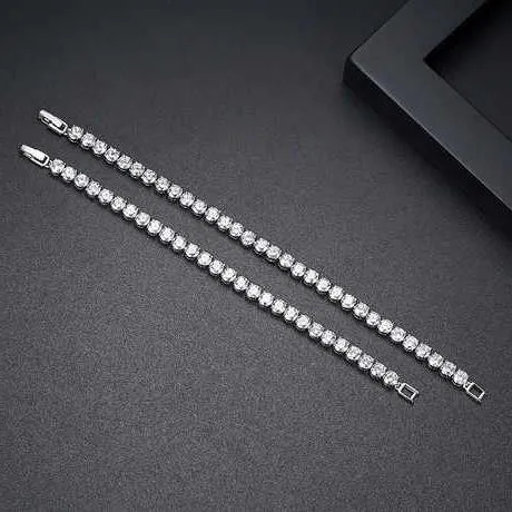 Luxury Bracelet Full of Round Diamonds