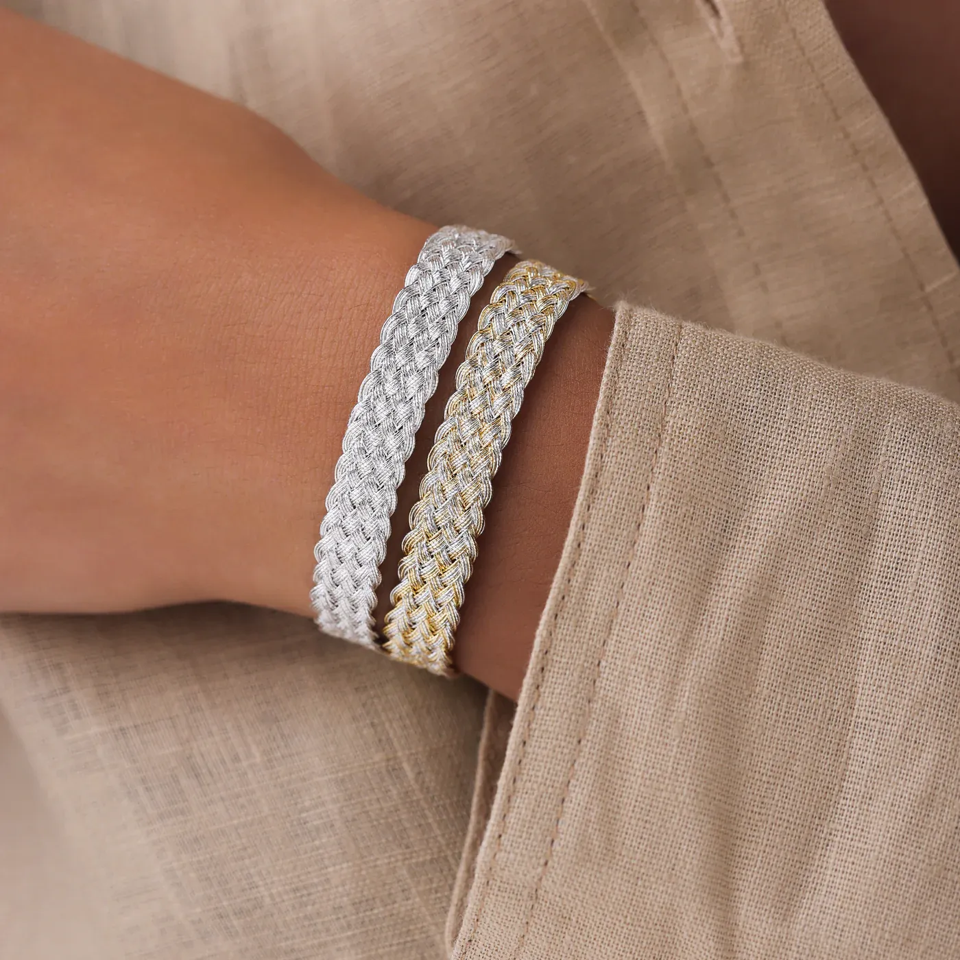 MAA&Yuml;AZ - Box Bracelet in Silver