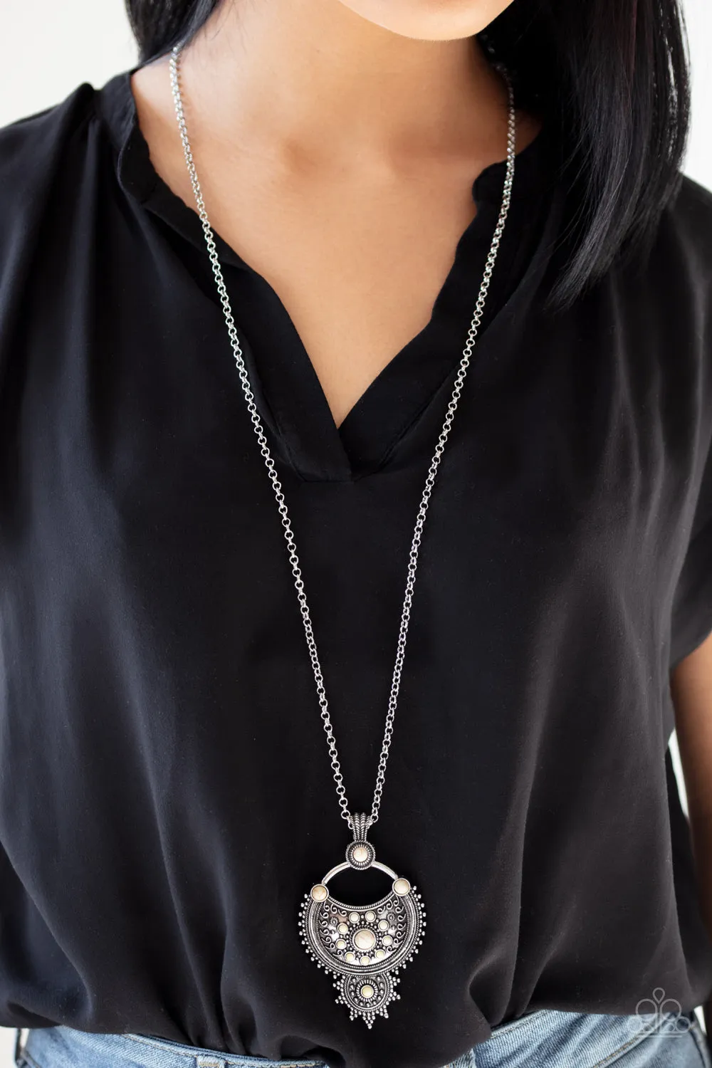 Paparazzi Solar Energy Necklace White