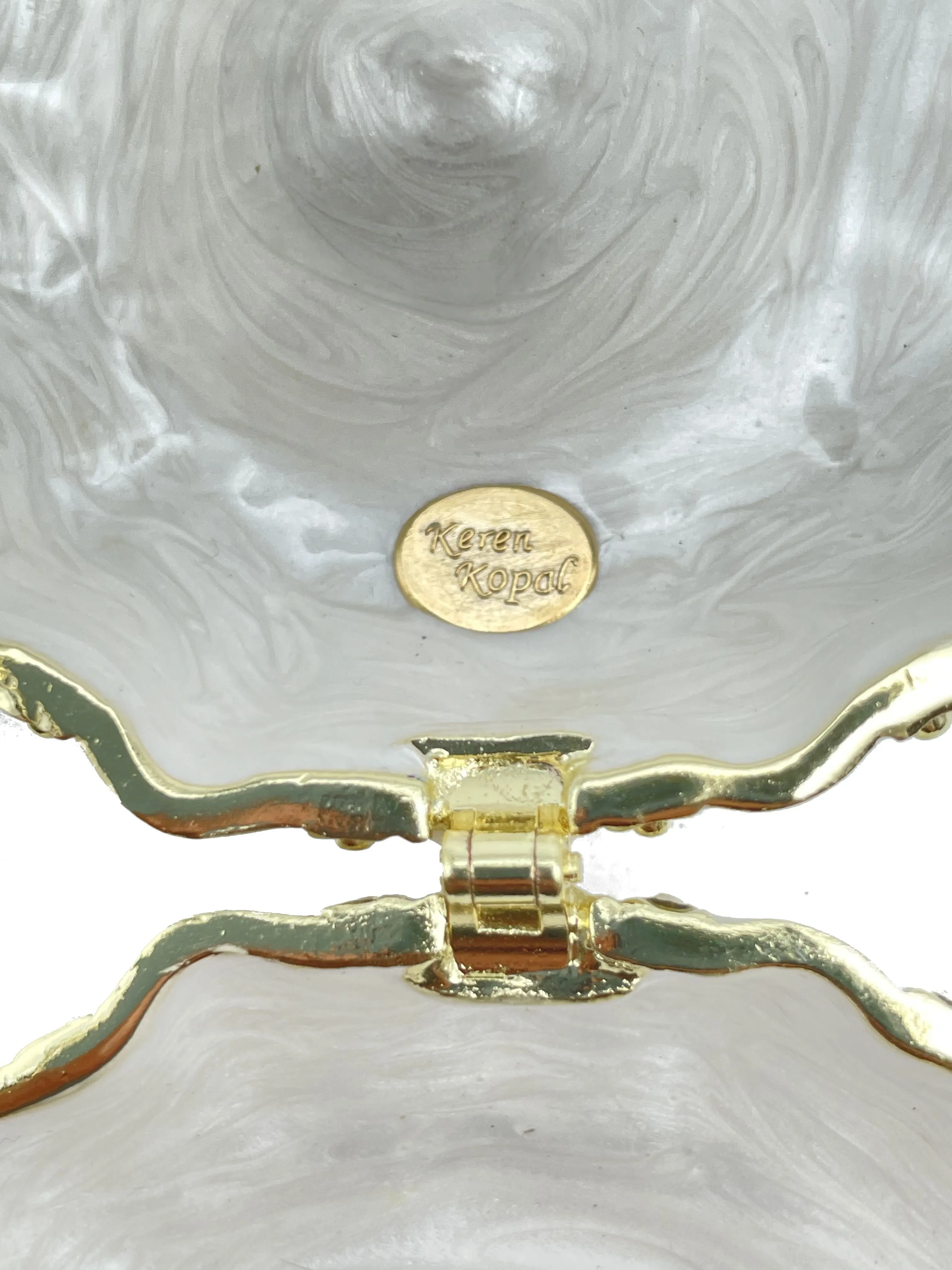 Pearl and Gold Sea Shell