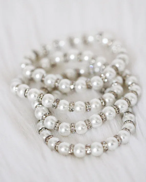 Pearls Bracelet with Silver Rhinestones