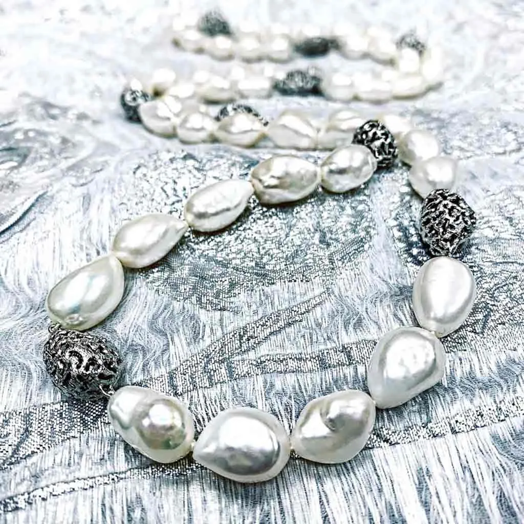 Silver Meteorite Necklace with Light Grey Pearls