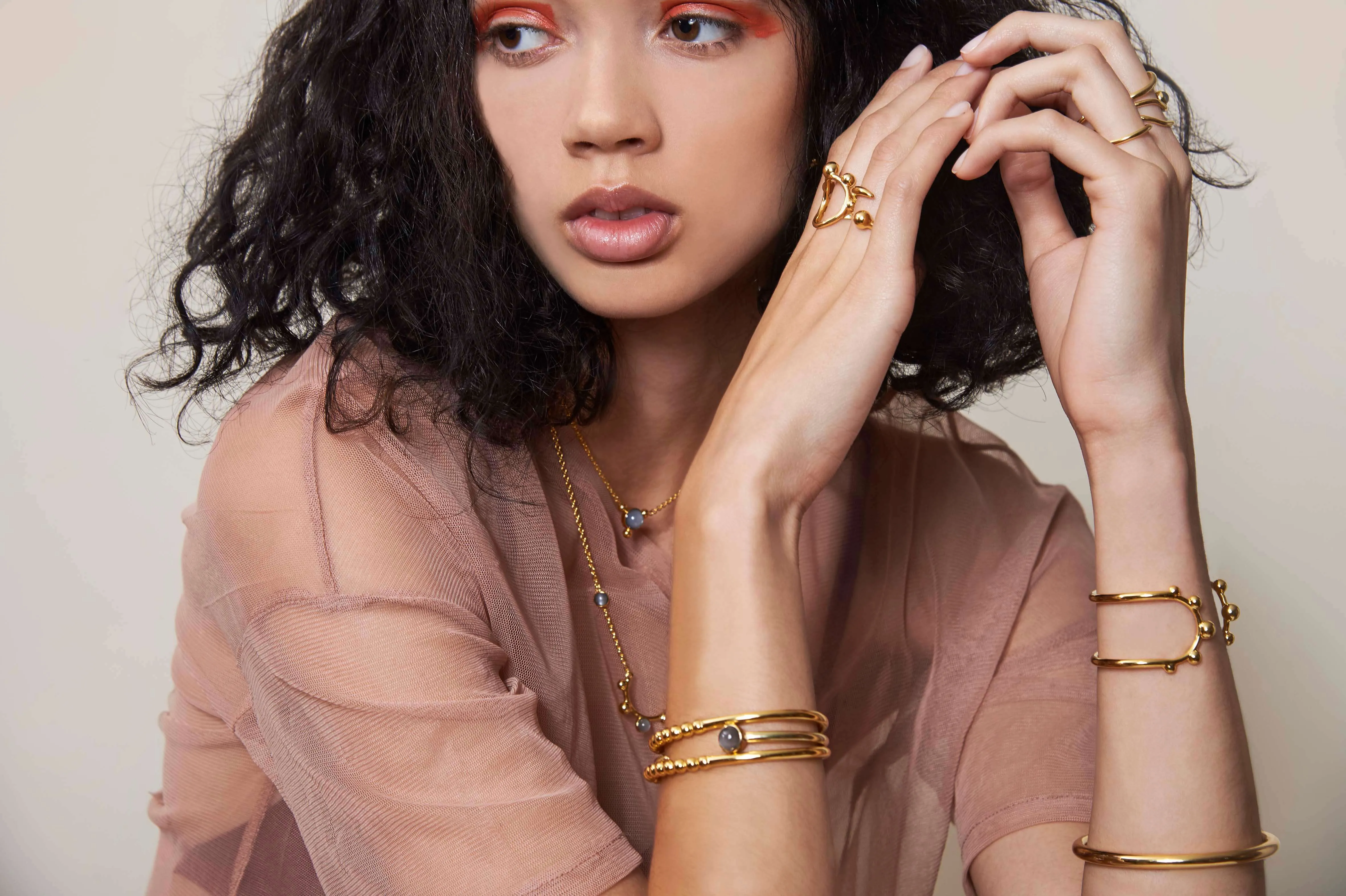 Tangent Bracelet in Gold