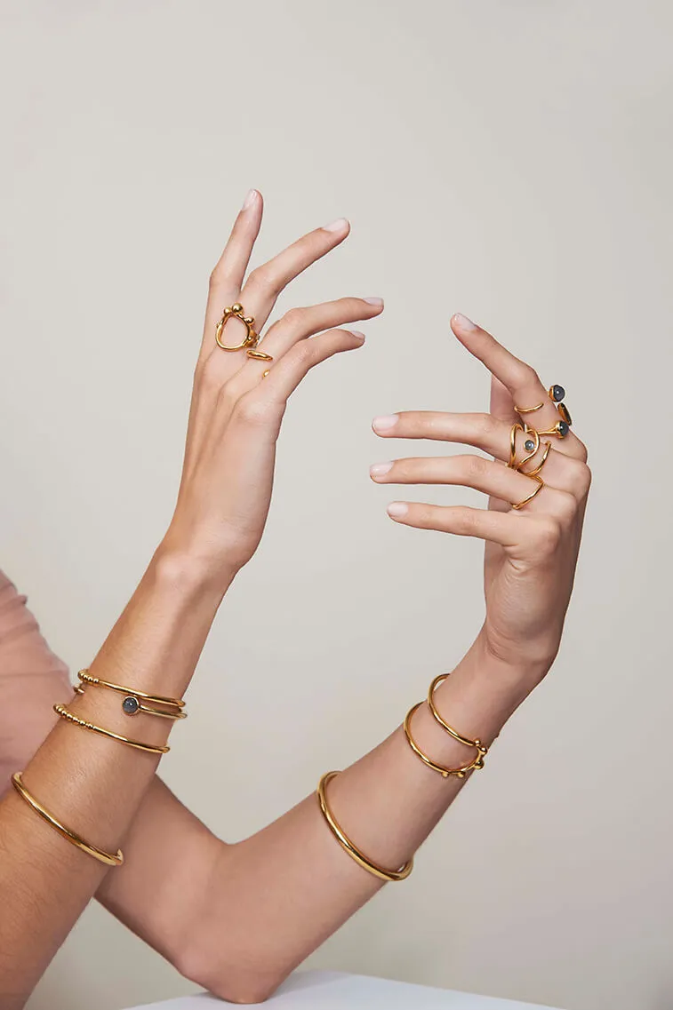 Tangent Bracelet in Gold