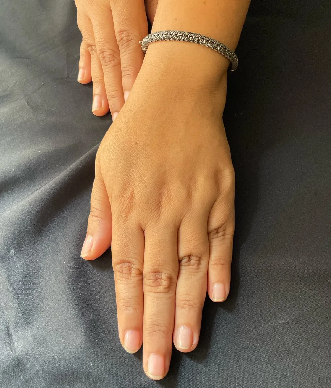 The Dewdrops Silver Marcasite Openable Bracelet (Free Size)