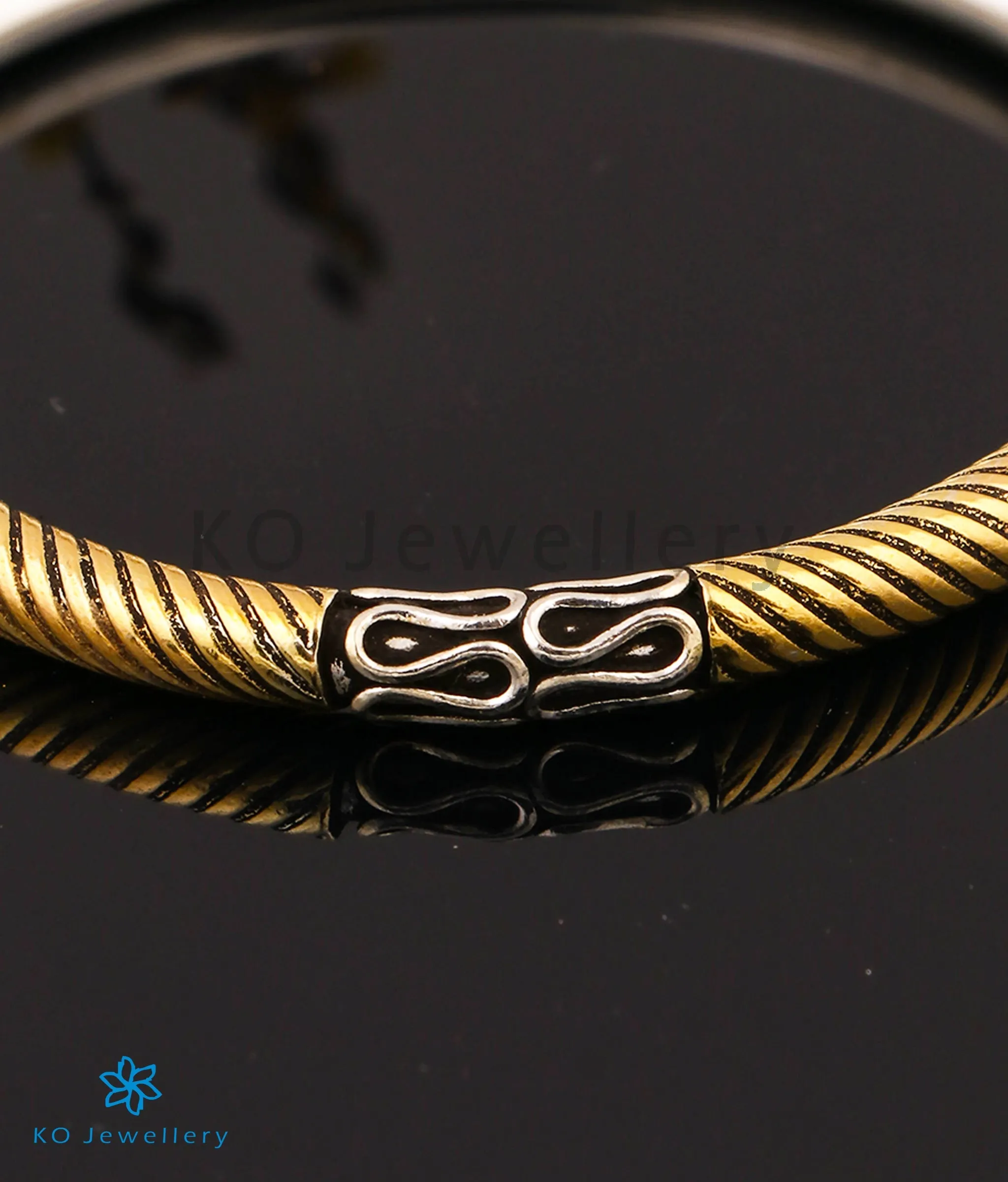 The Janak Silver Kids Openable Two-tone Bangle (Single/1-8 yrs)