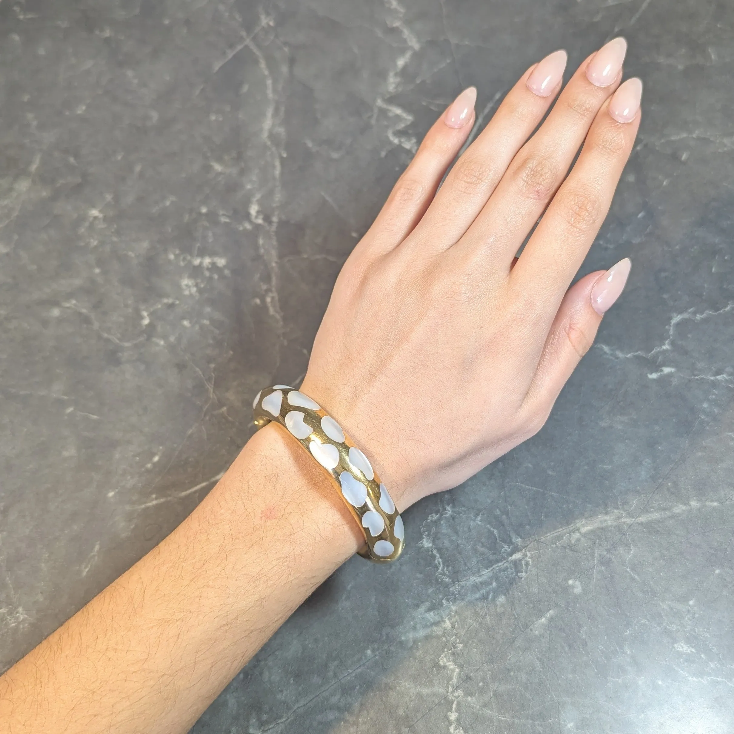 Tiffany & Co. 1985 Mother-Of-Pearl 18 Karat Yellow Gold Inlay Vintage Bangle Bracelet