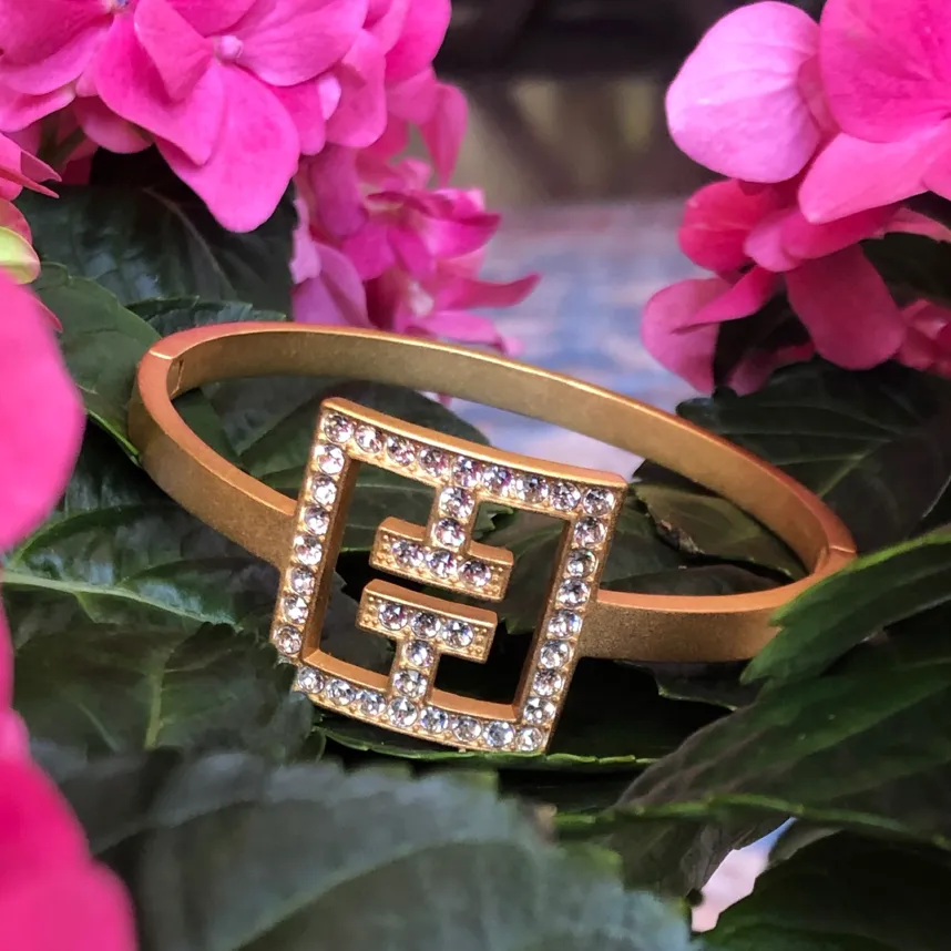 TT  BANGLE BRACELET
