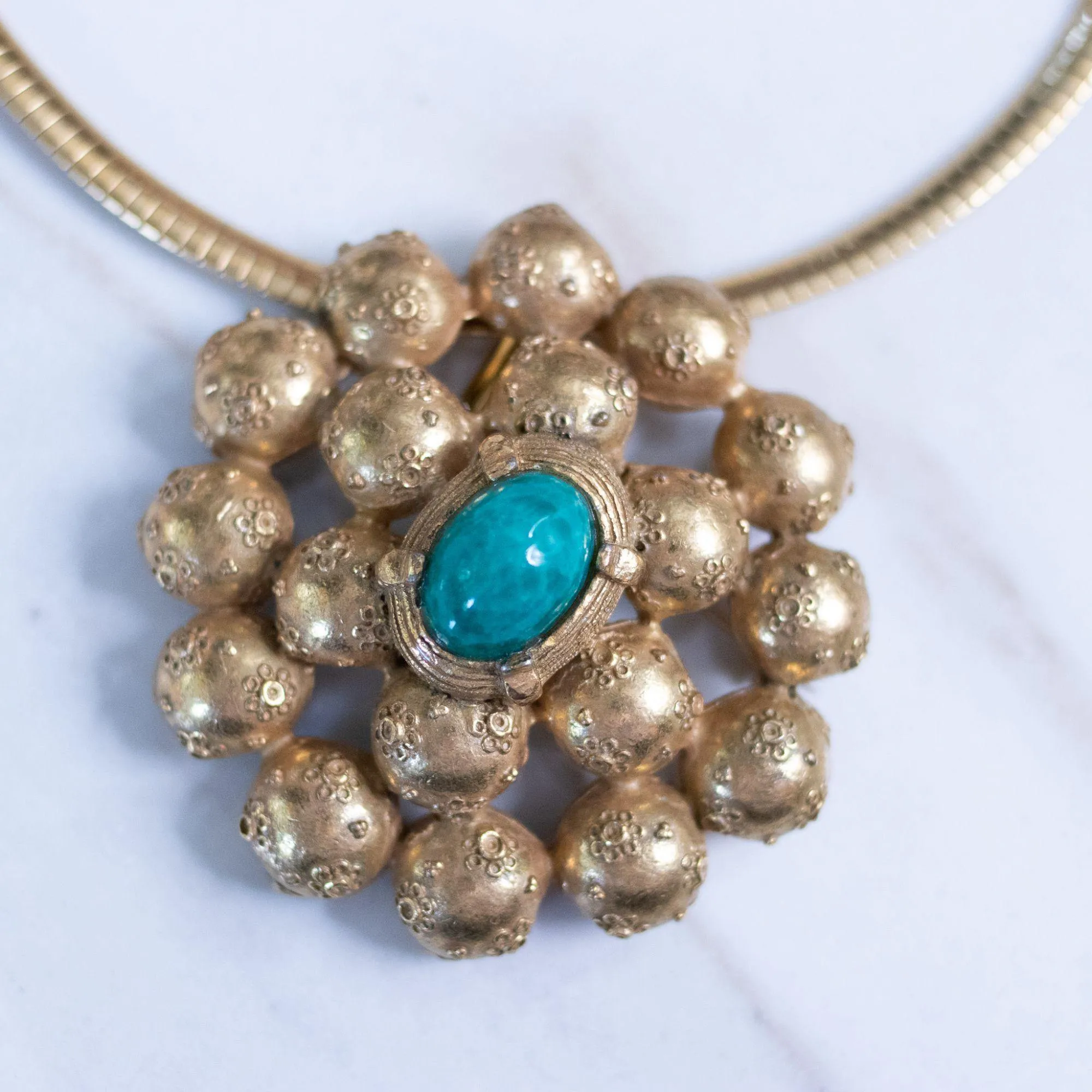 Vintage Richelieu Etruscan Pendant Necklace with Jade Art Glass Cabochon