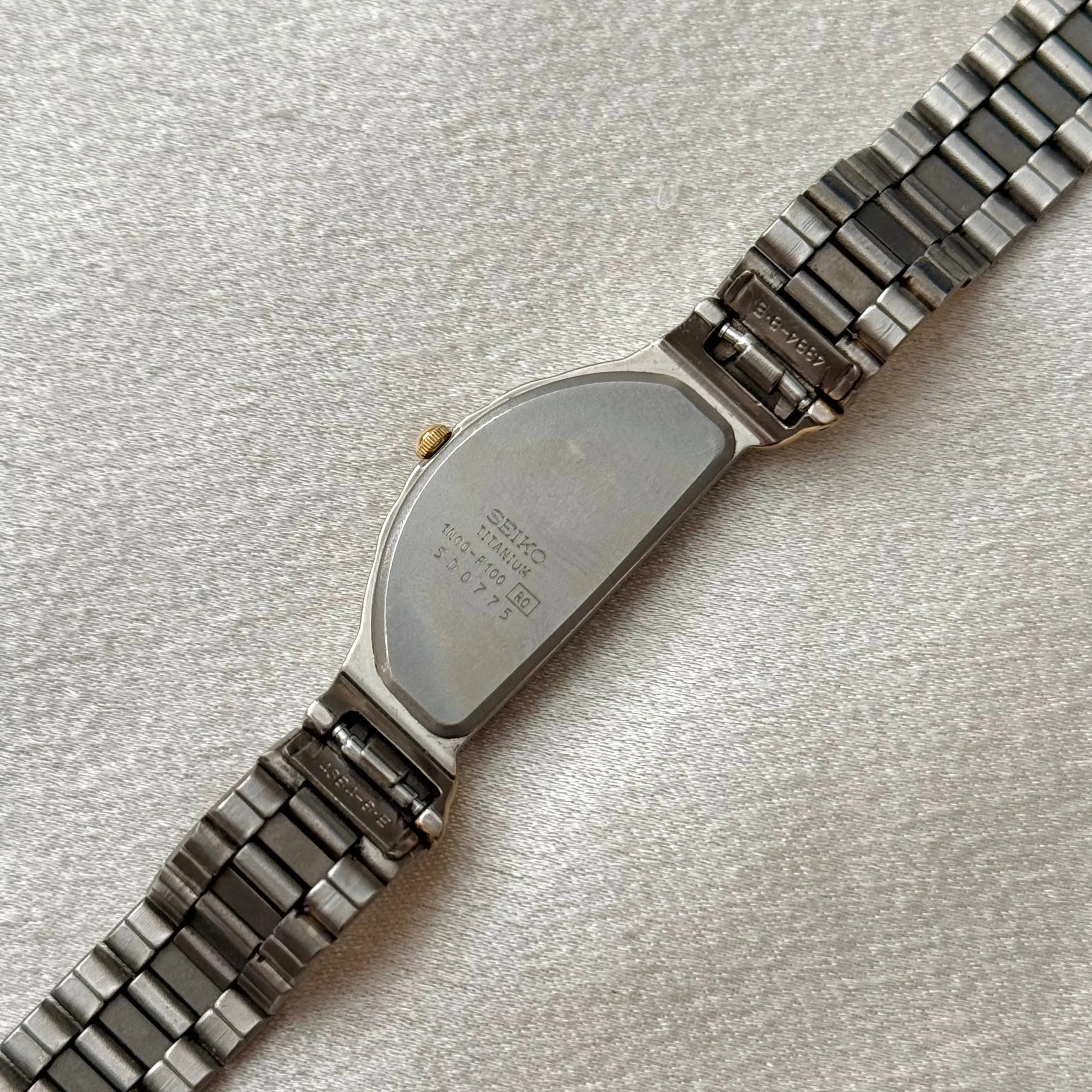 VINTAGE SEIKO TWO-TONED WATCH